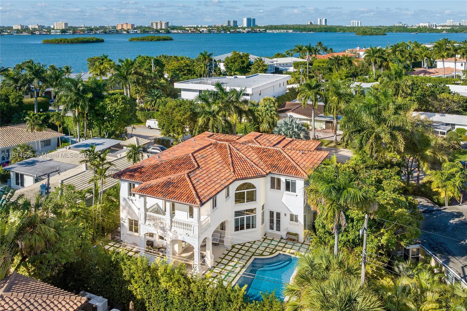 BAY HARBOR ISLAND - Residential