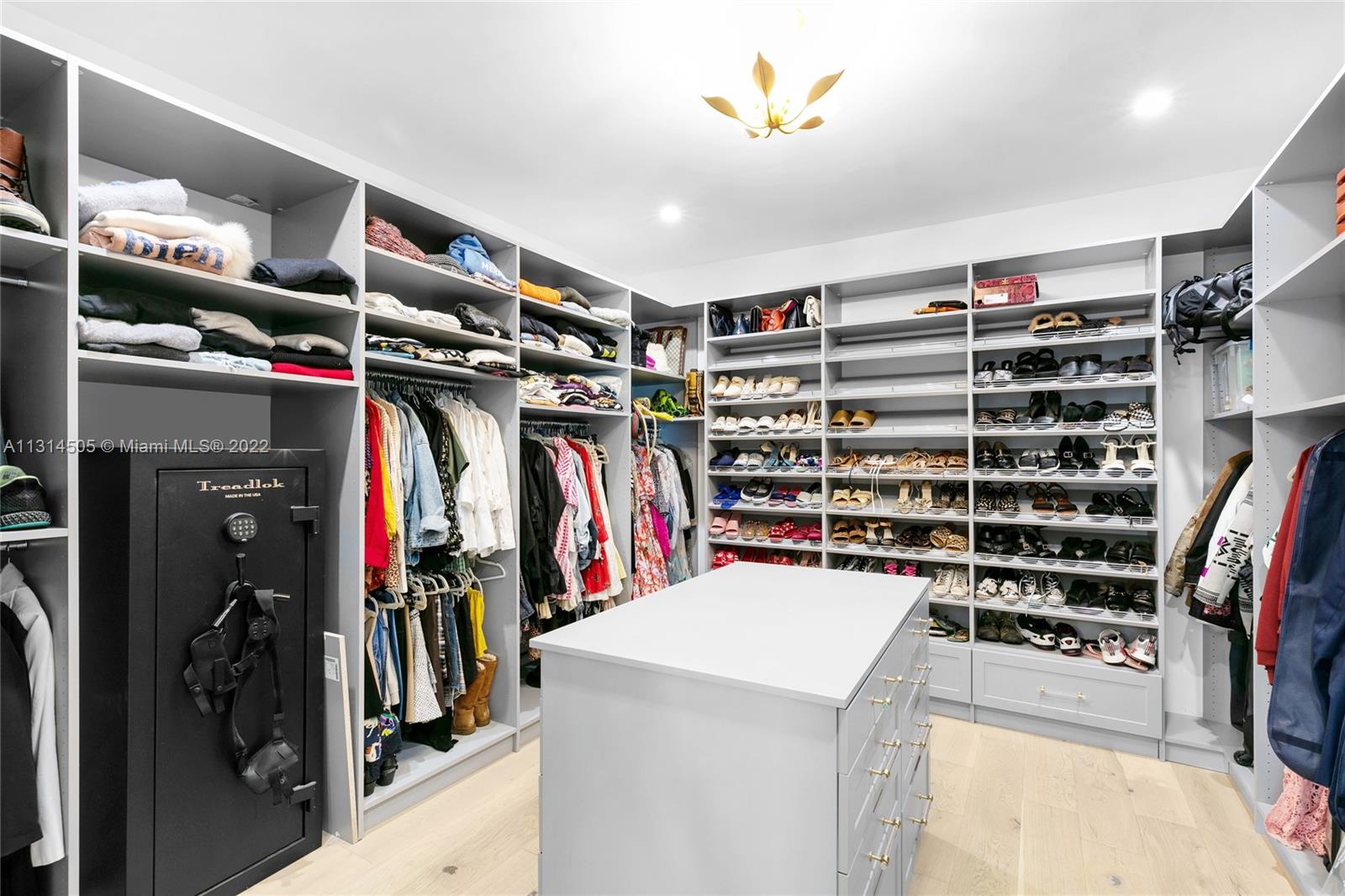 BAY HARBOR ISLAND - Residential