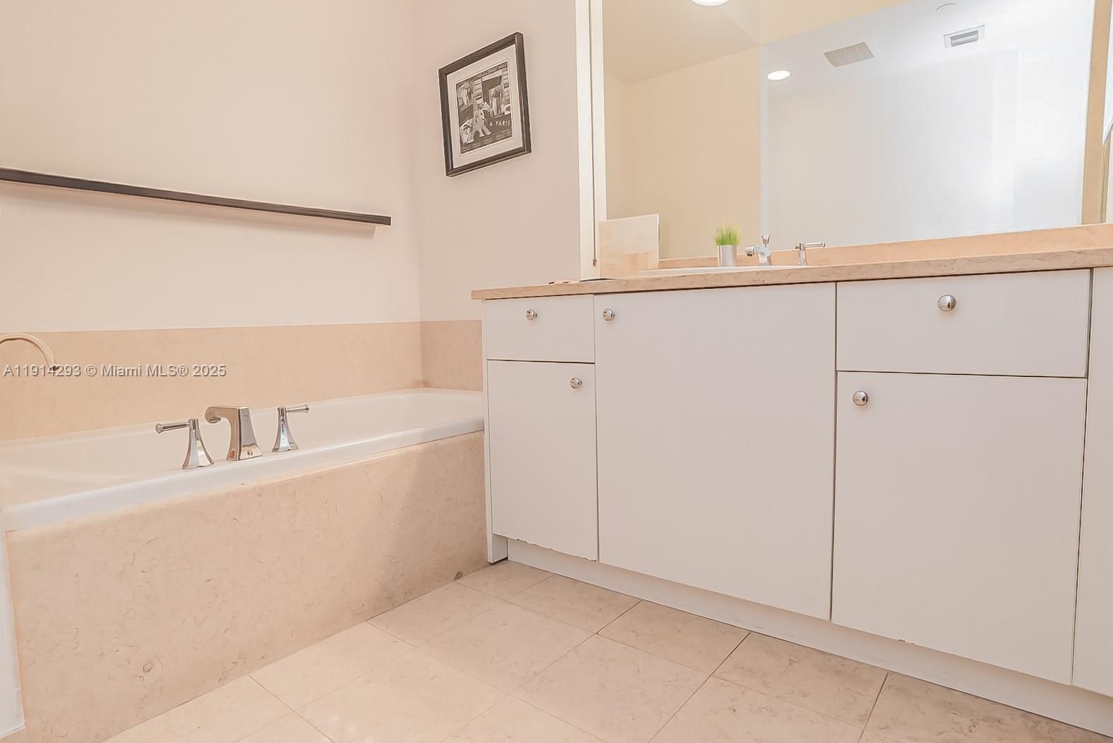 TURNBERRY VILLAGE SO TOWE - Residential