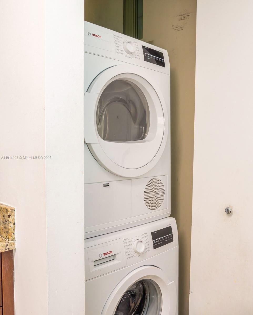 TURNBERRY VILLAGE SO TOWE - Residential