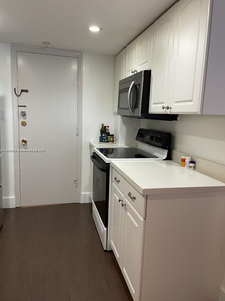 ISLAND BREAKERS CONDO - Residential Lease