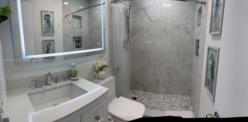 Rental Property at 340 S Oakridge  S 340, Deerfield Beach, Broward County, Florida - Bedrooms: 1 
Bathrooms: 1  - $2,000 MO.