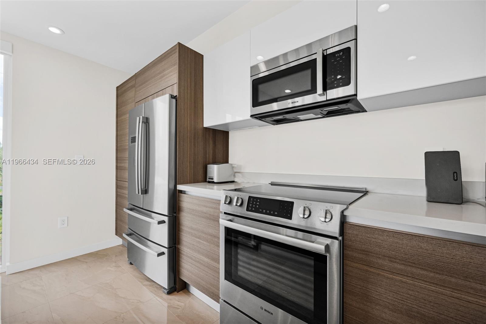 1900 DB AT DEERFIELD BEAC - Residential Lease