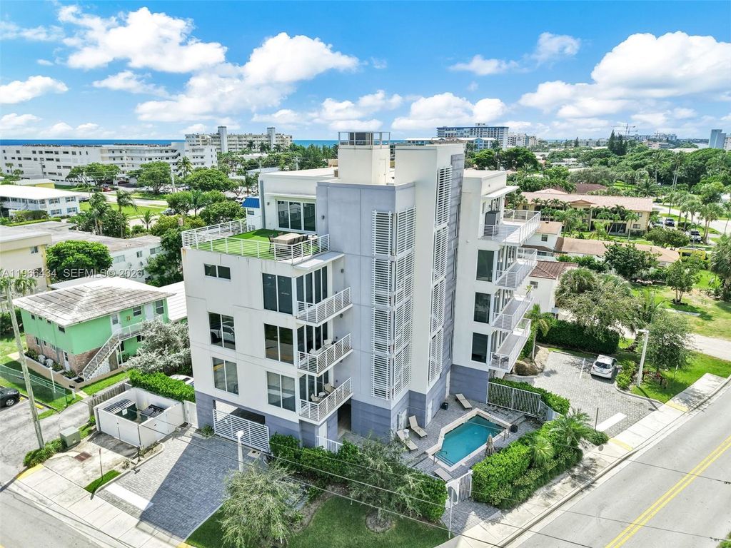 Photo of 1900 SE 2nd St #301, Deerfield Beach, FL 33441 (MLS # A11966434)