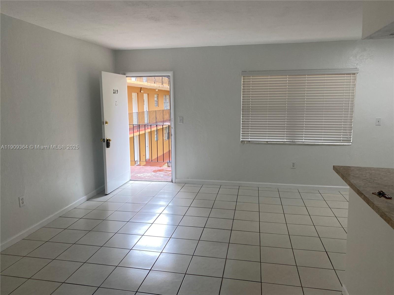 THE KENSINGTON CONDO - Residential Lease