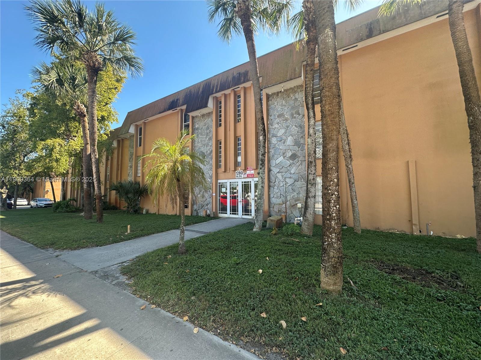 THE KENSINGTON CONDO - Residential Lease