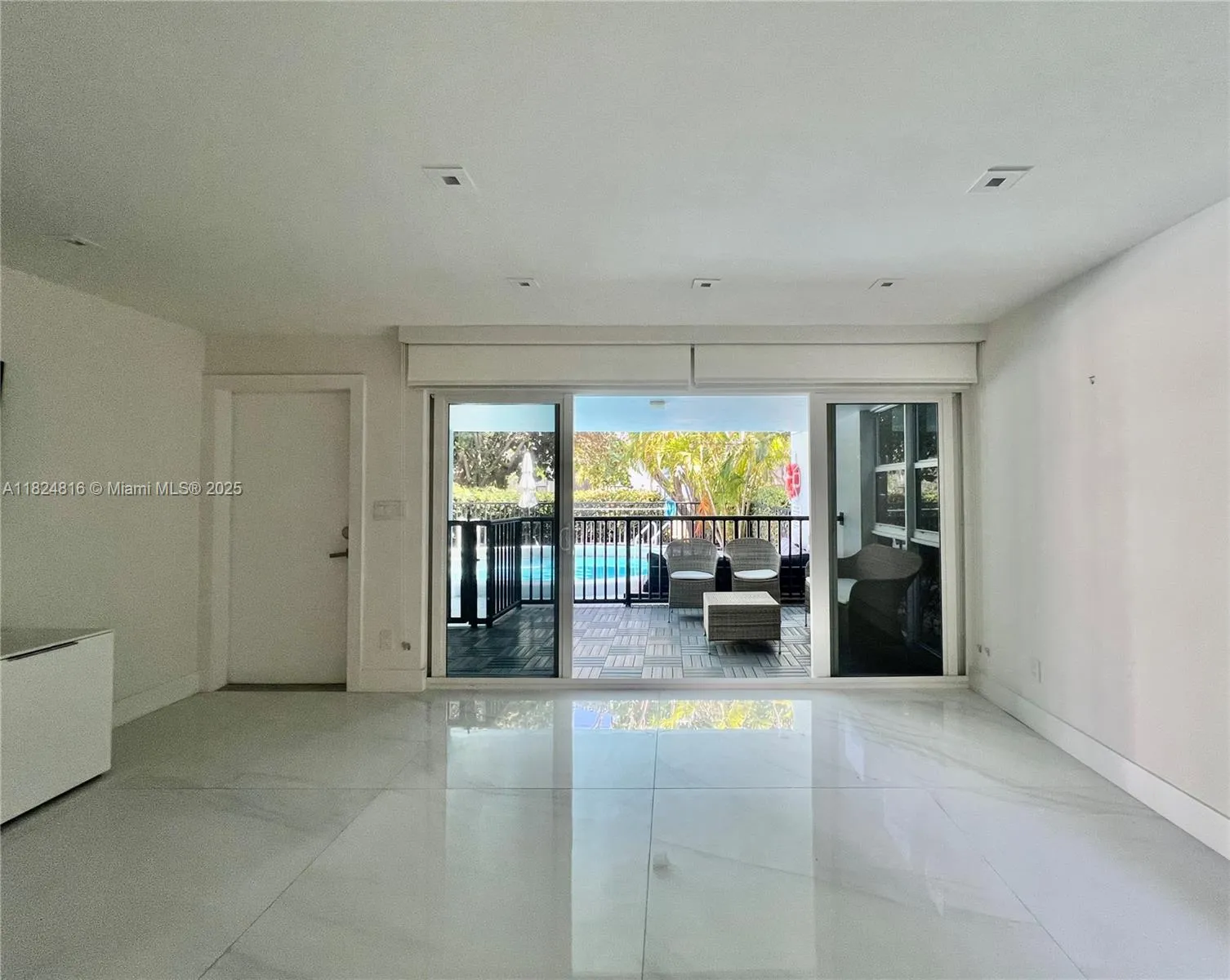 Key Biscayne, Florida 33149, United States, 1 Bedroom Bedrooms, ,1 BathroomBathrooms,Residential,Active,153764
