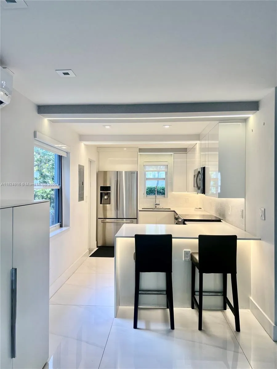 Key Biscayne, Florida 33149, United States, 1 Bedroom Bedrooms, ,1 BathroomBathrooms,Residential,Active,153764