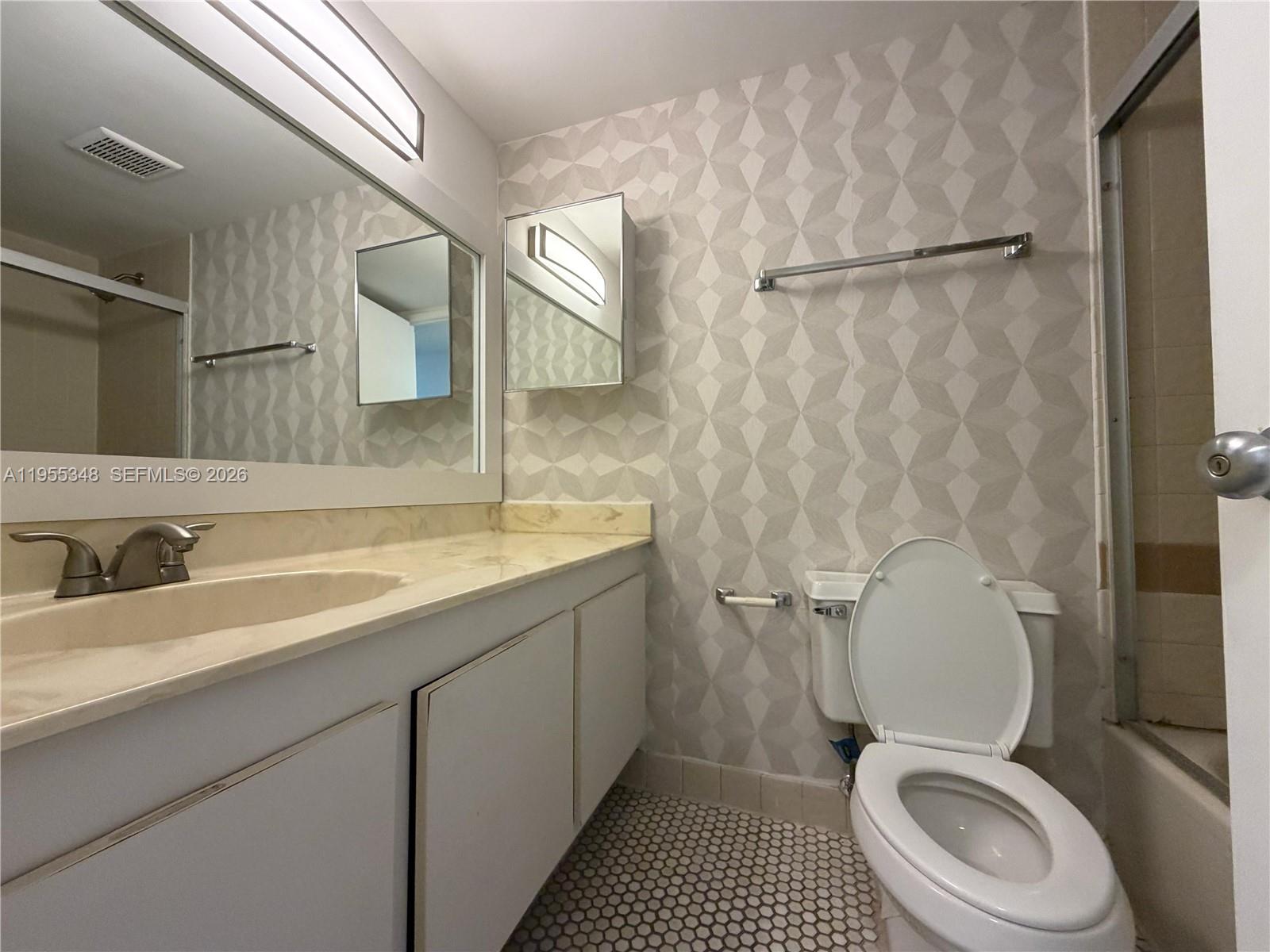 TOWER AT BISCAYNE COVE CO - Residential Lease