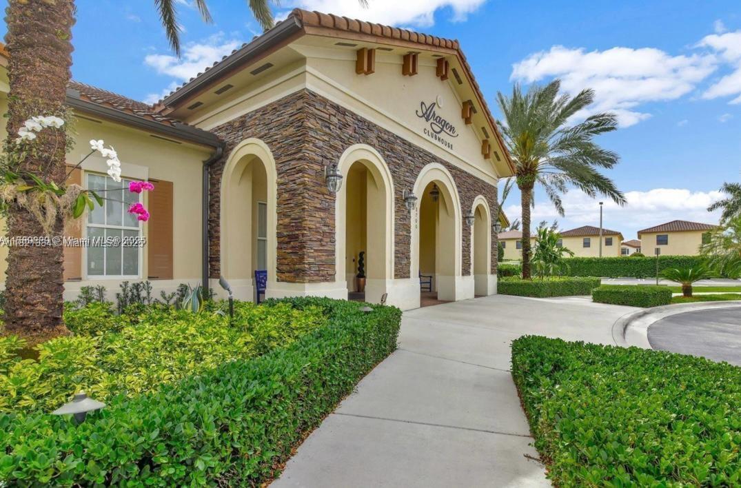 3507 W 89th Pl, Hialeah, Miami-Dade County, Florida - 3 Bedrooms  
3 Bathrooms - 