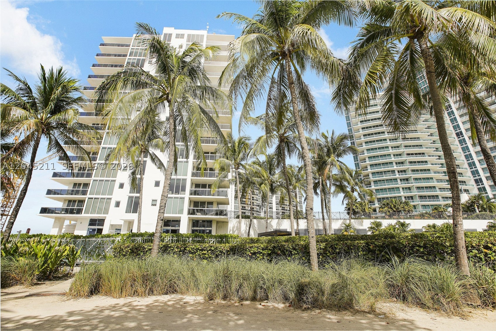 10275 Collins Ave 201