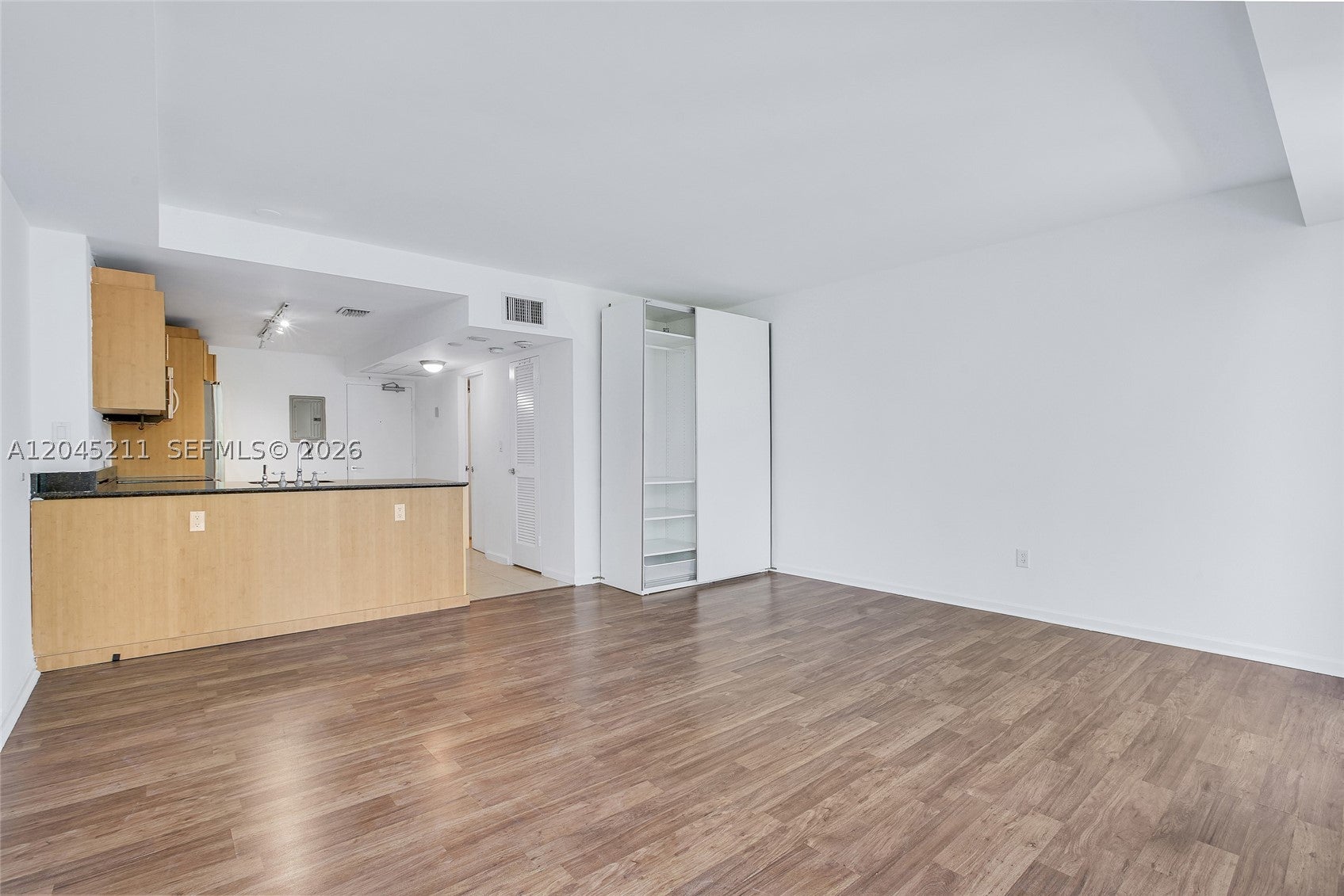 10275 Collins Ave 201