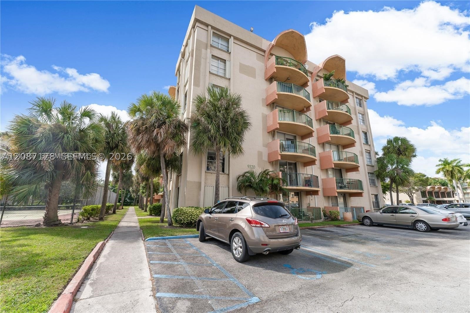 9310 Fontainebleau Blvd