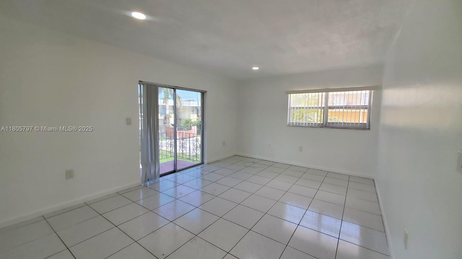 Rental Property at 1008 Nw 45th Ave 13, Miami, Broward County, Florida - Bedrooms: 1 
Bathrooms: 1  - $1,800 MO.