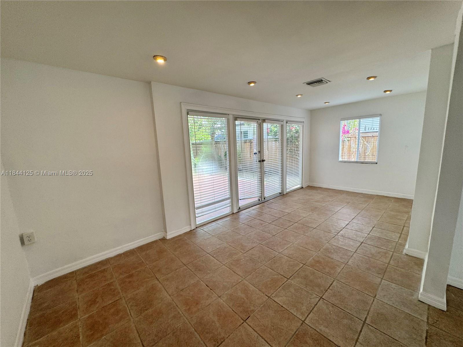 TREASURE ISLAND - Residential