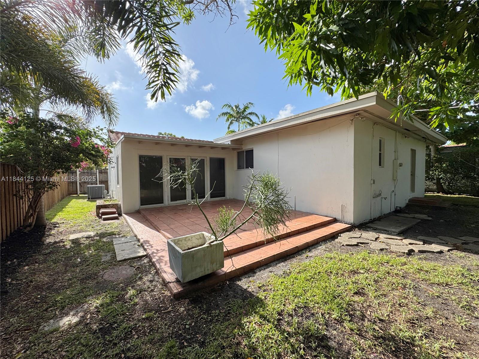 TREASURE ISLAND - Residential