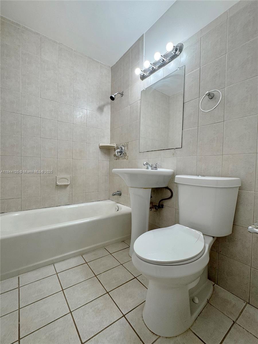 TREASURE ISLAND - Residential