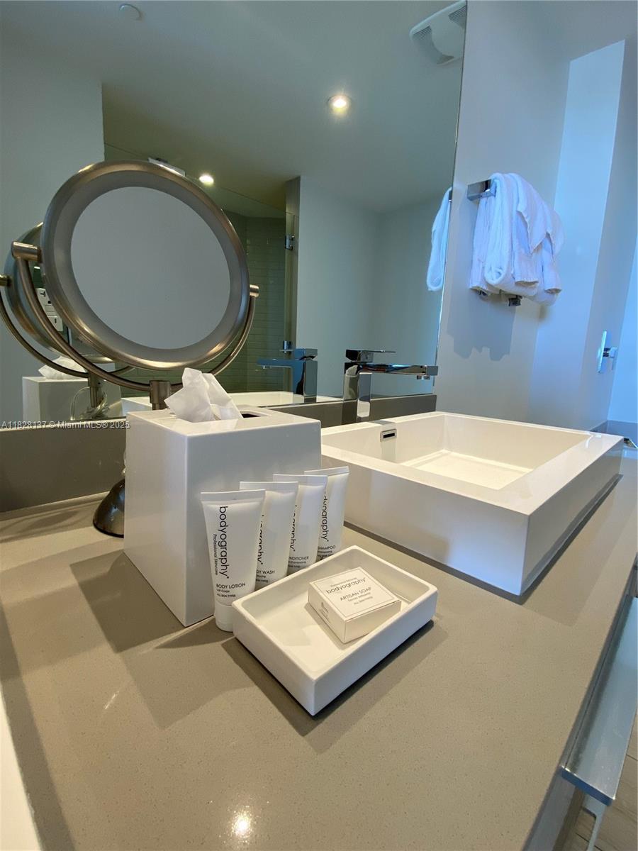 4010 SOUTH OCEAN CONDO - Residential Lease