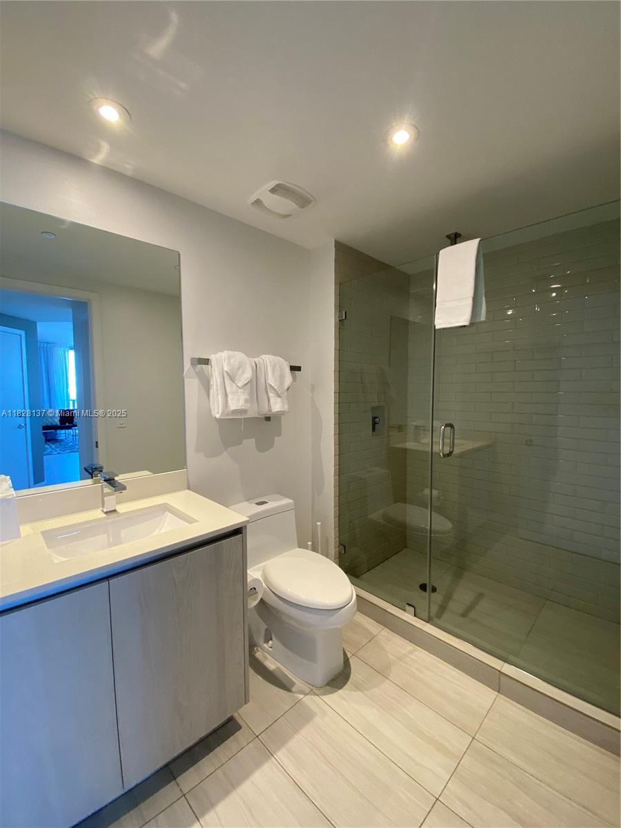 4010 SOUTH OCEAN CONDO - Residential Lease