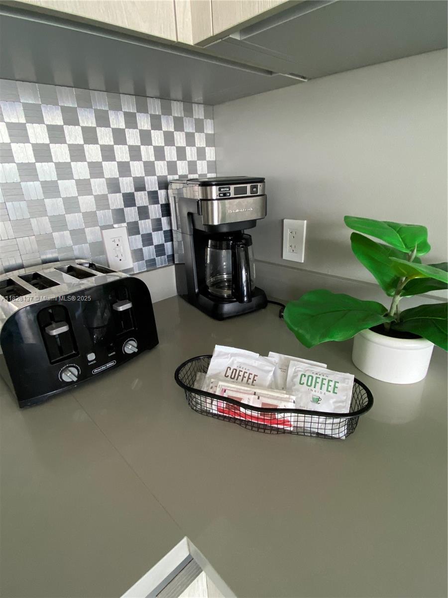 4010 SOUTH OCEAN CONDO - Residential Lease