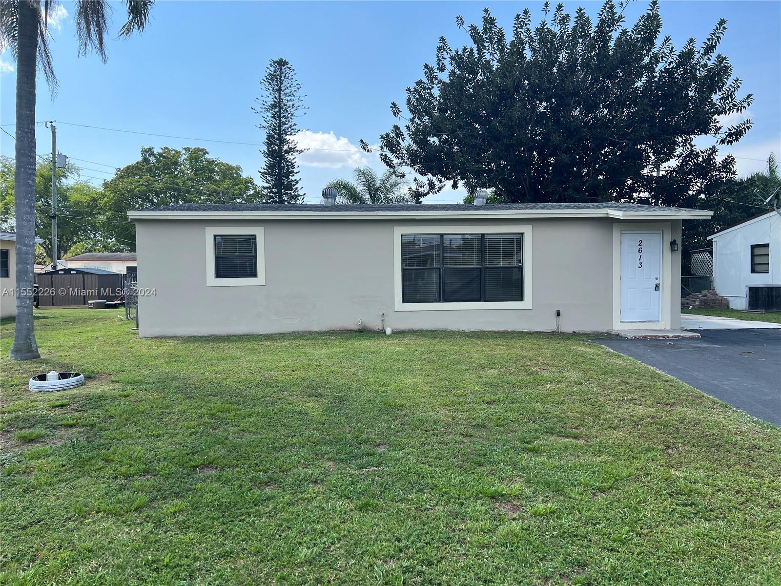 2613 Nw 60th Ave, Margate, Broward County, Florida - 5 Bedrooms  
2 Bathrooms - 