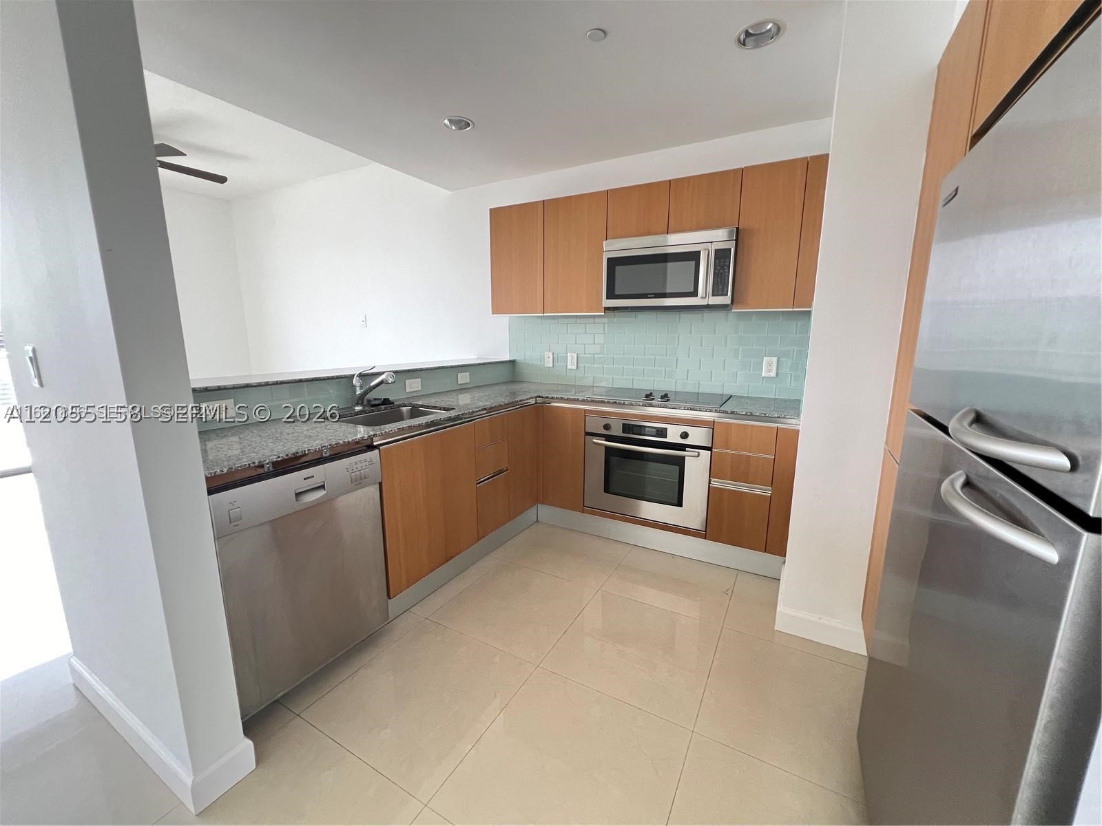 1060 Brickell Ave 3509