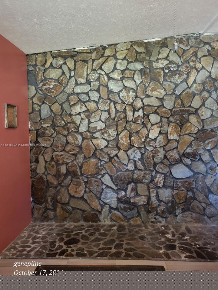 LAKE DRIVE HEIGHTS - Residential