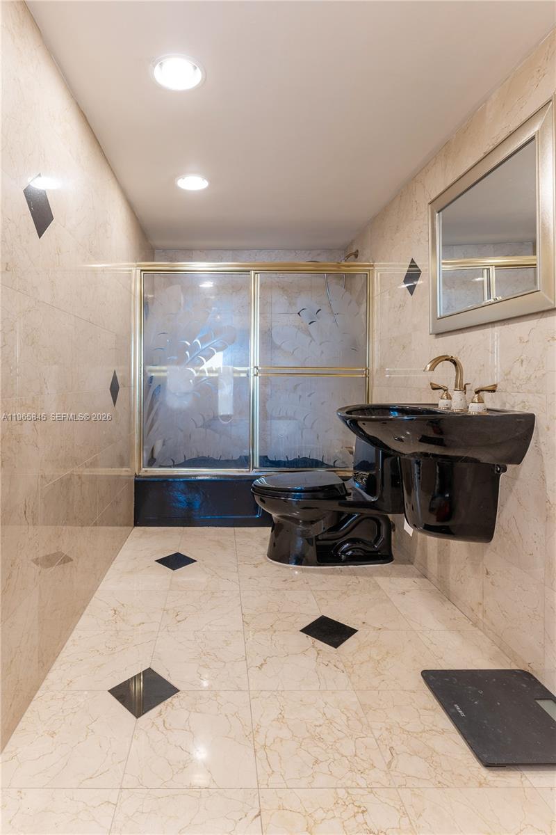 GOLDEN HORN SOUTH CONDO - Residential