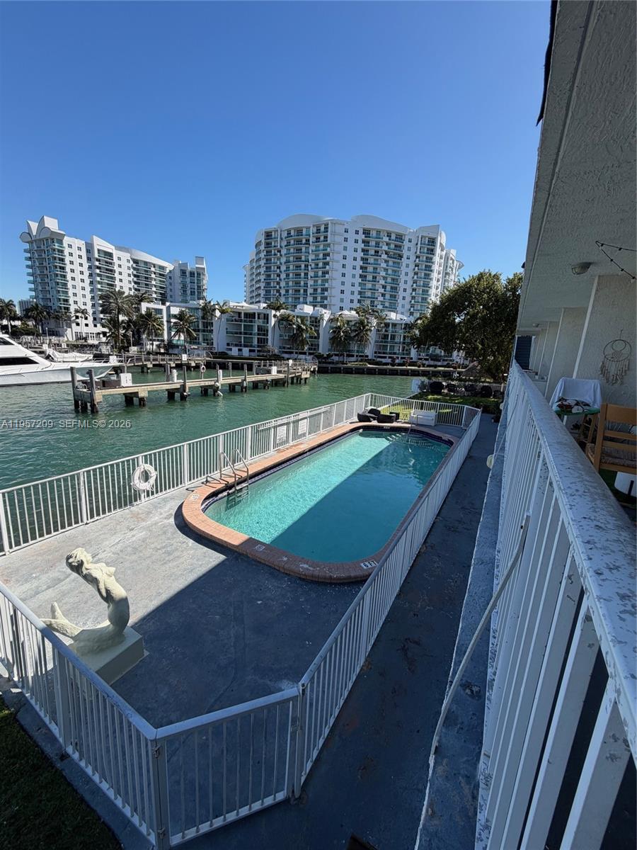 HARBOR ISLAND - Residential Lease