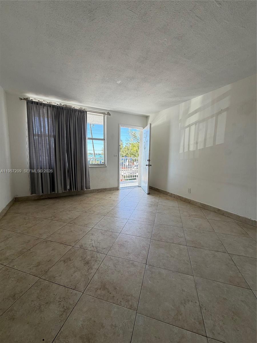 HARBOR ISLAND - Residential Lease