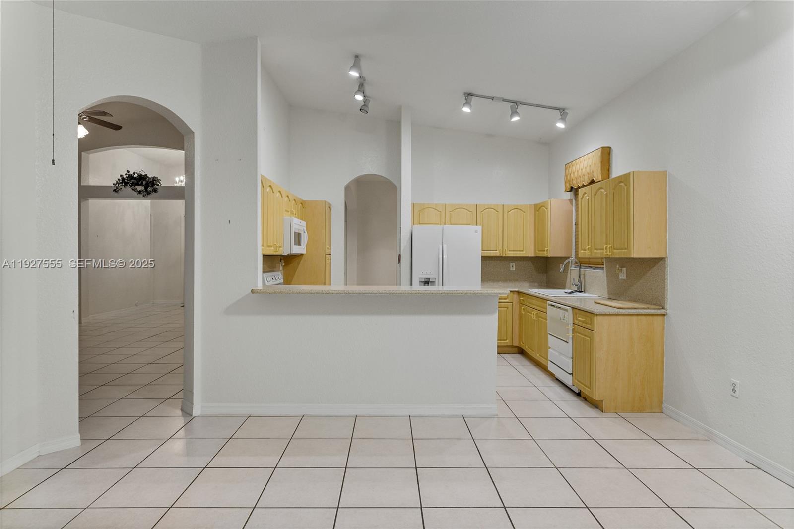 POD 3 AT MONARCH LAKES - Residential