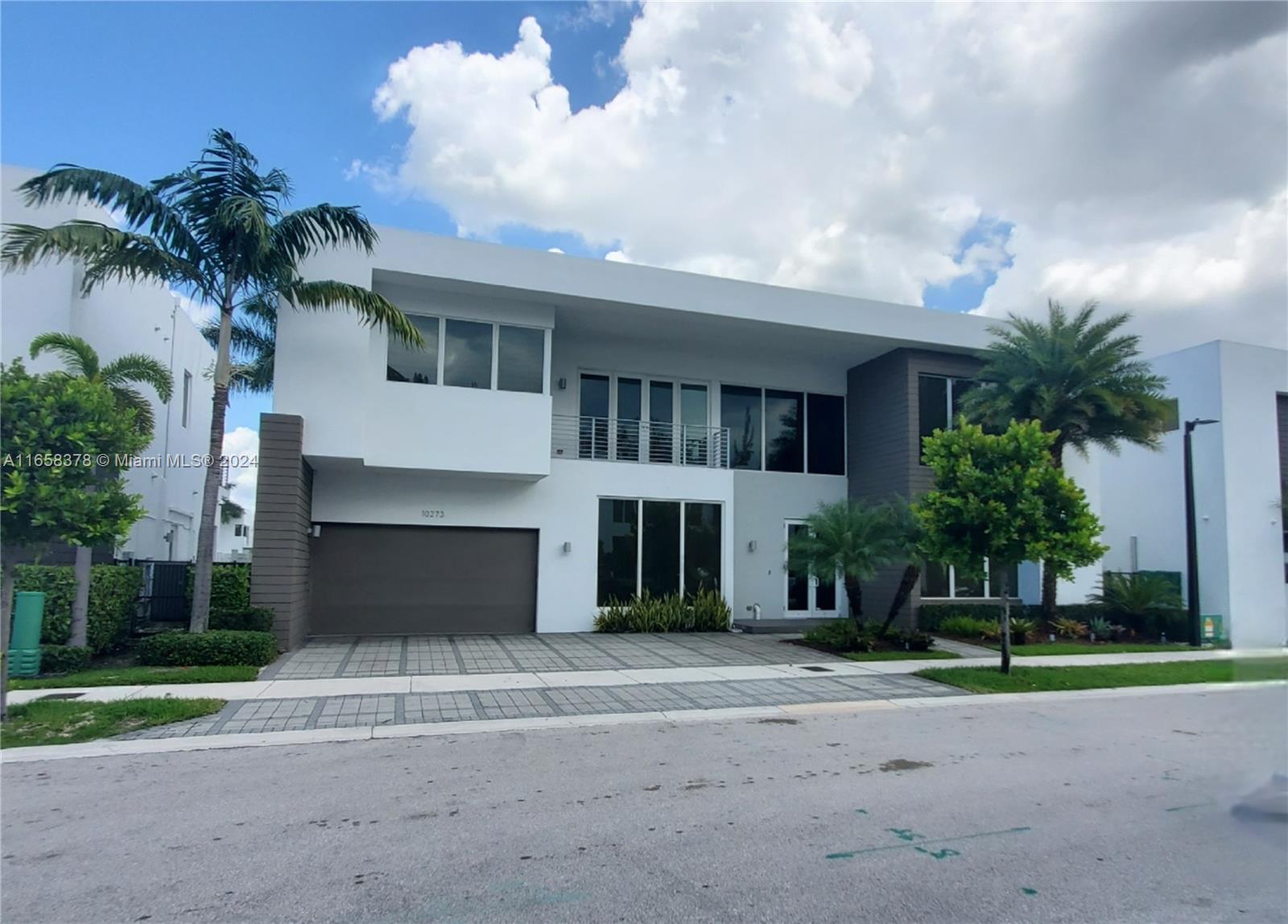 10273 Nw 74th Ter, Doral, Miami-Dade County, Florida - 5 Bedrooms  
6 Bathrooms - 