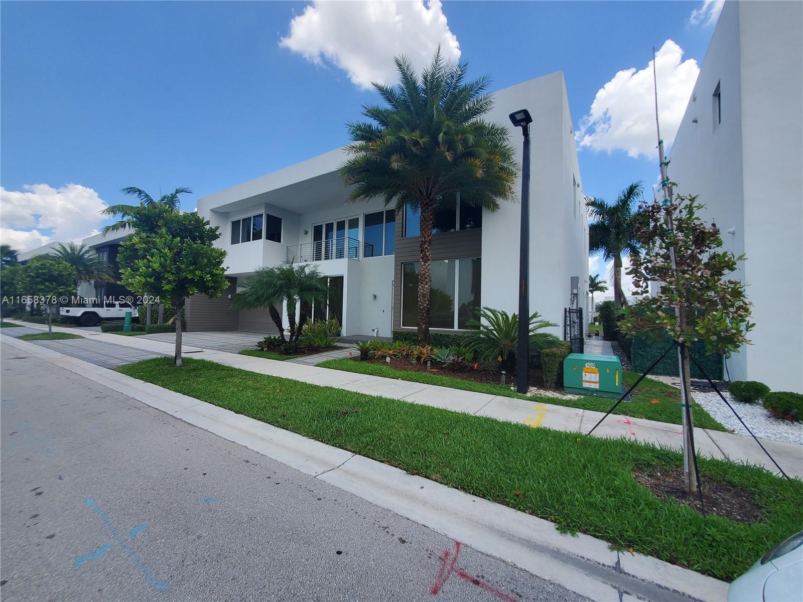 10273 NW 74th Ter