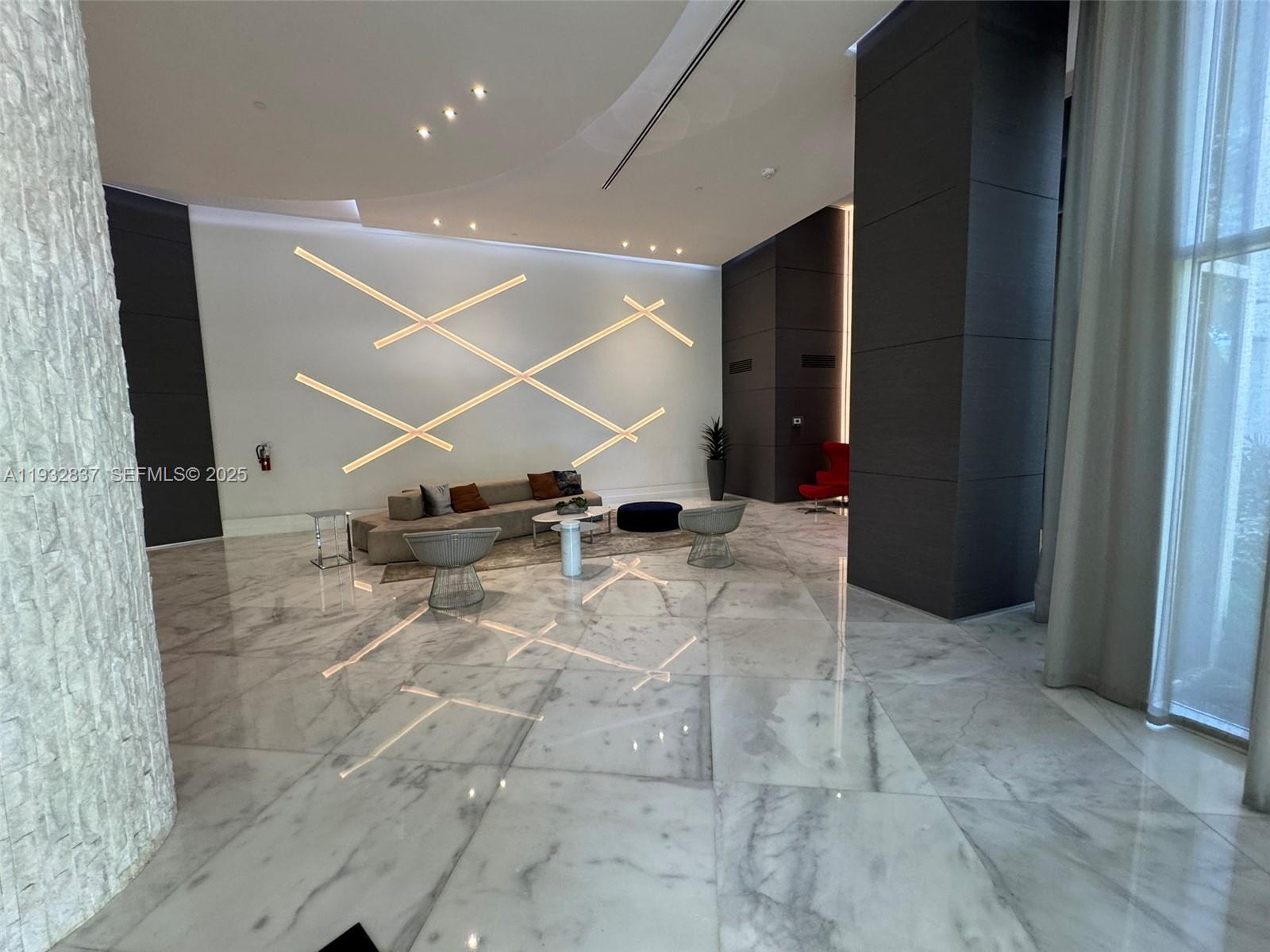 PARC CENTRAL AVENTURA EAS - Residential Lease