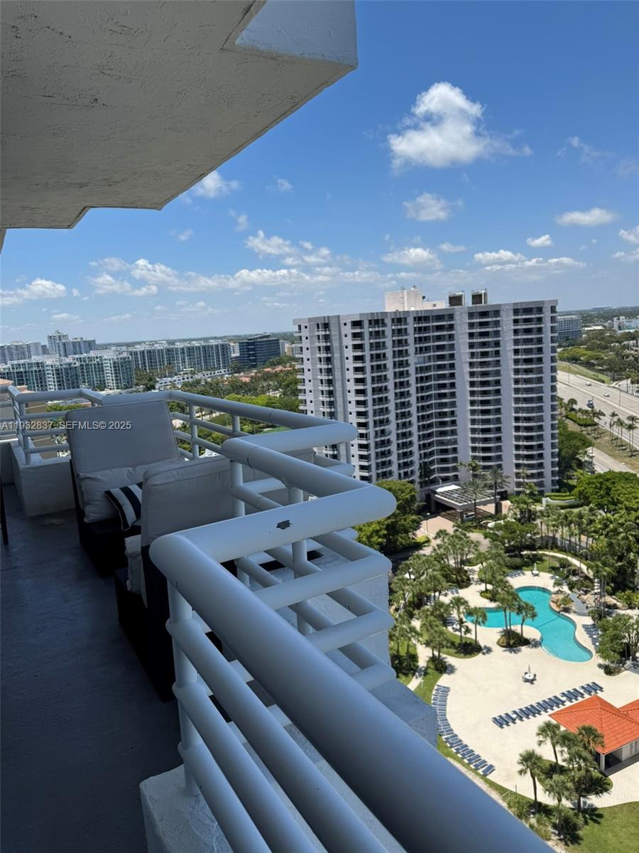 PARC CENTRAL AVENTURA EAS - Residential Lease