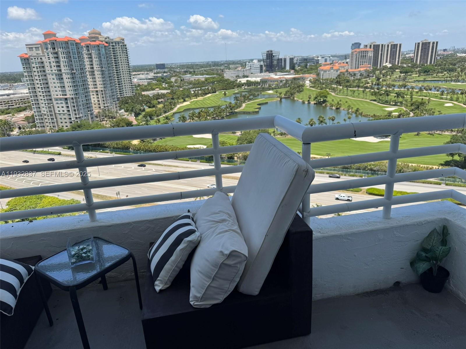 PARC CENTRAL AVENTURA EAS - Residential Lease