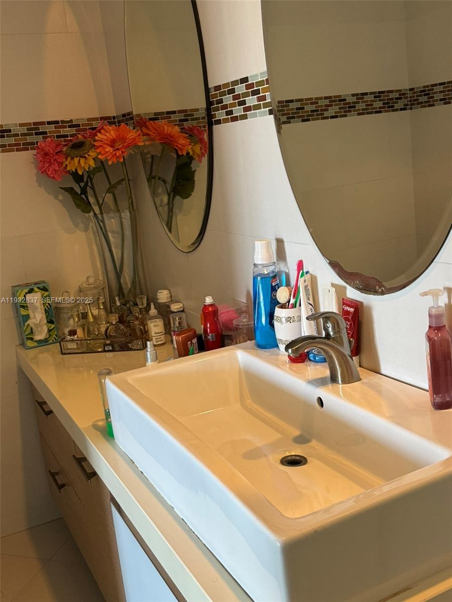 PARC CENTRAL AVENTURA EAS - Residential Lease