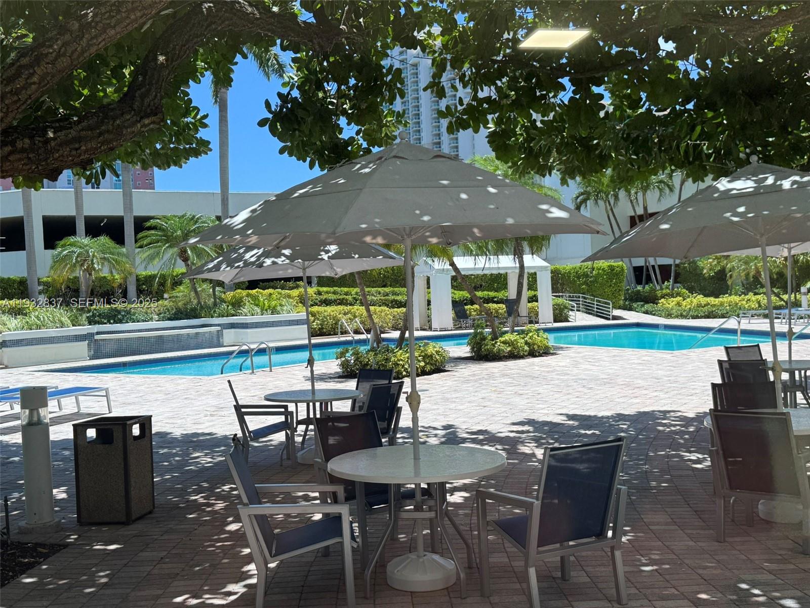 PARC CENTRAL AVENTURA EAS - Residential Lease