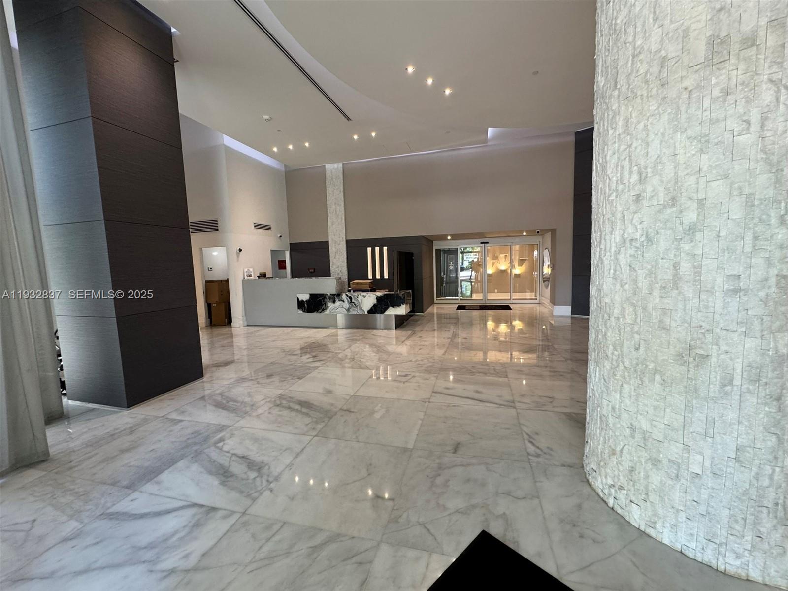 PARC CENTRAL AVENTURA EAS - Residential Lease