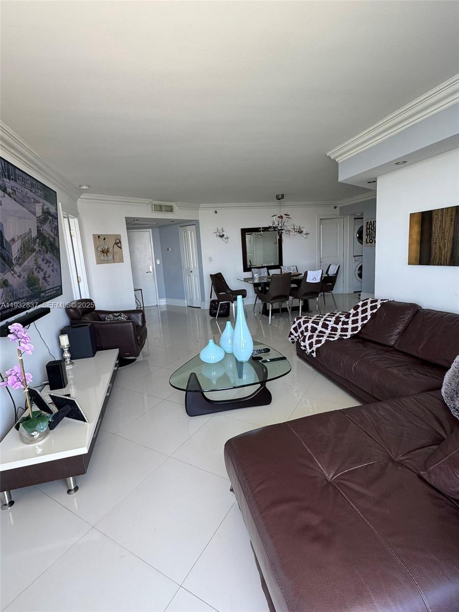 PARC CENTRAL AVENTURA EAS - Residential Lease