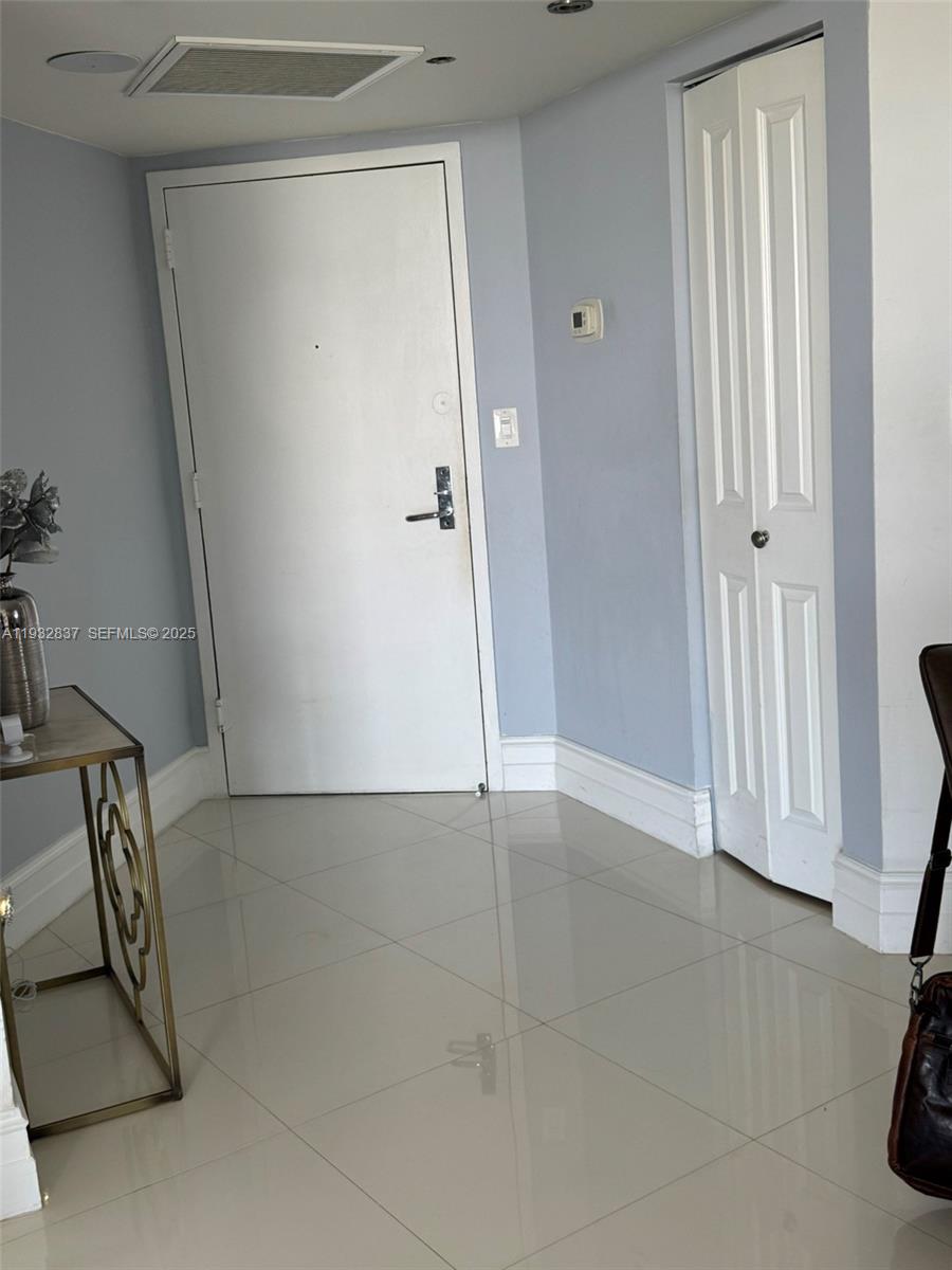 PARC CENTRAL AVENTURA EAS - Residential Lease