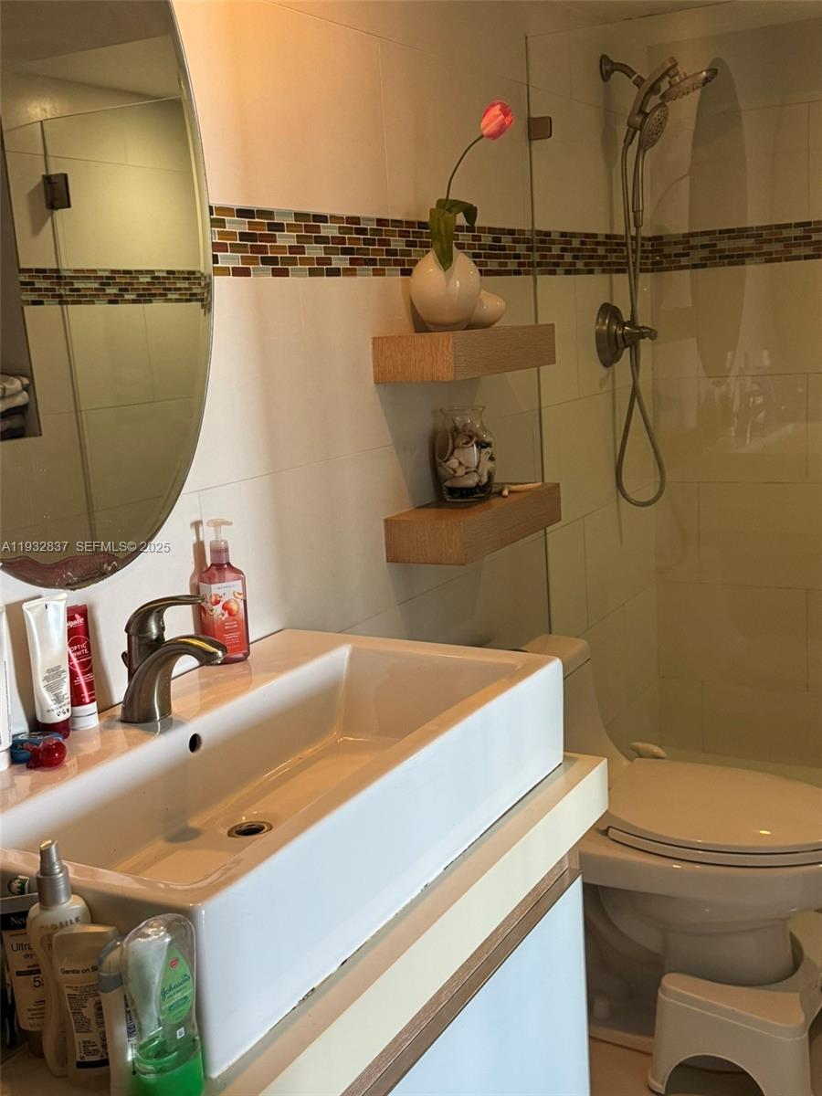 PARC CENTRAL AVENTURA EAS - Residential Lease