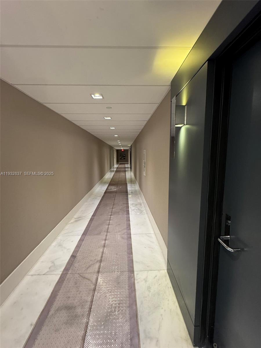 PARC CENTRAL AVENTURA EAS - Residential Lease