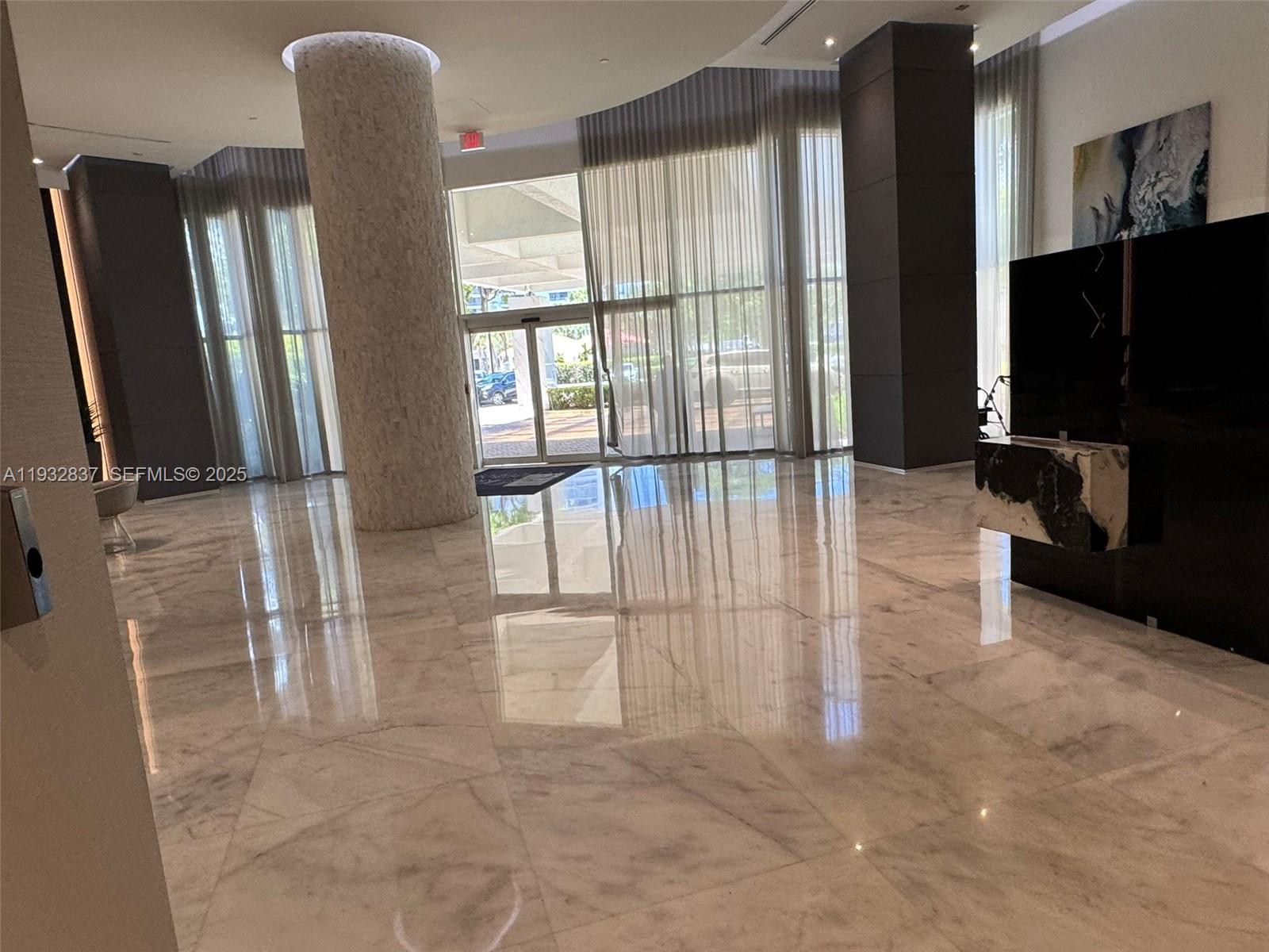 PARC CENTRAL AVENTURA EAS - Residential Lease