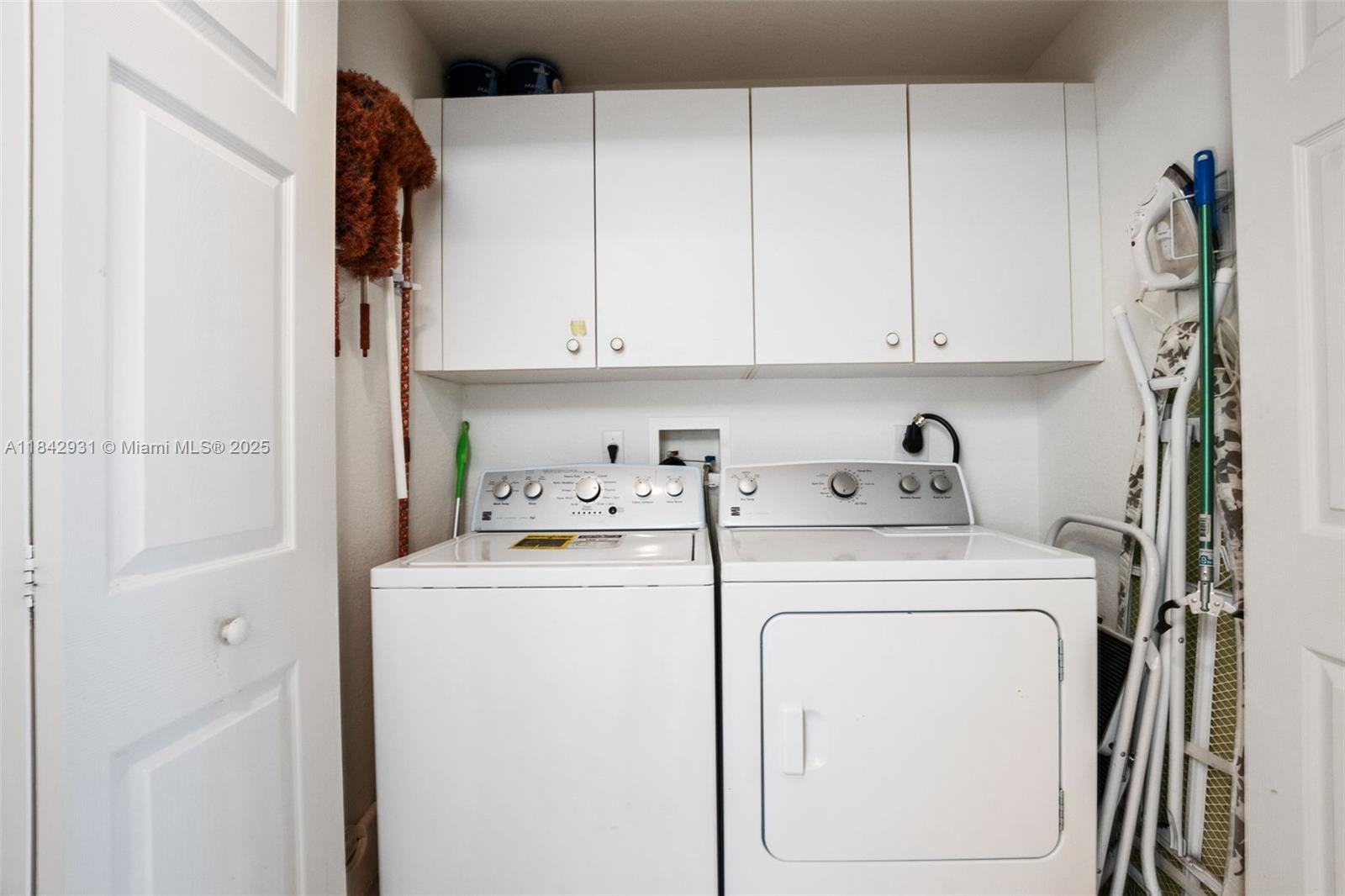 SOUTHAMPTON CONDOMINIUM B - Residential