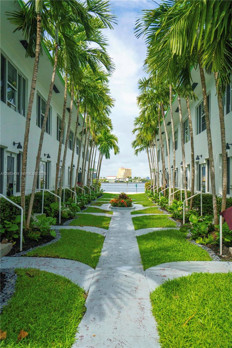 BAYVIEW TOWNHOMES CONDO - Residential Lease