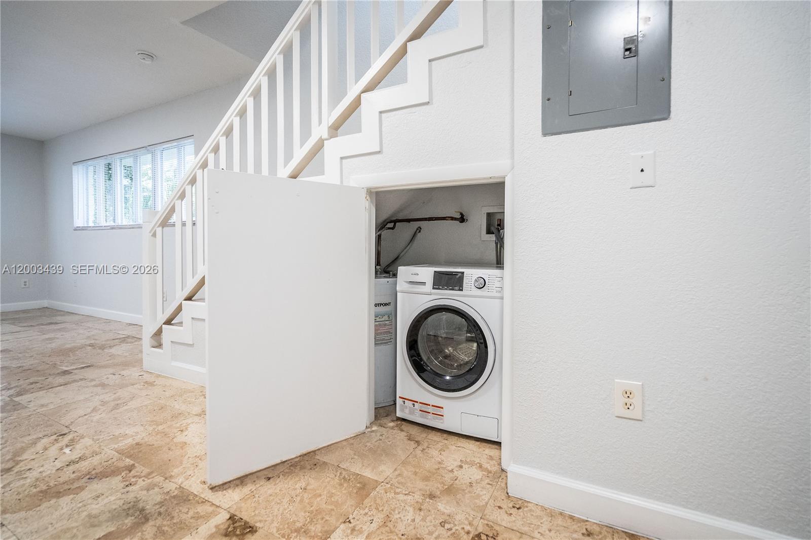 BAYVIEW TOWNHOMES CONDO - Residential Lease