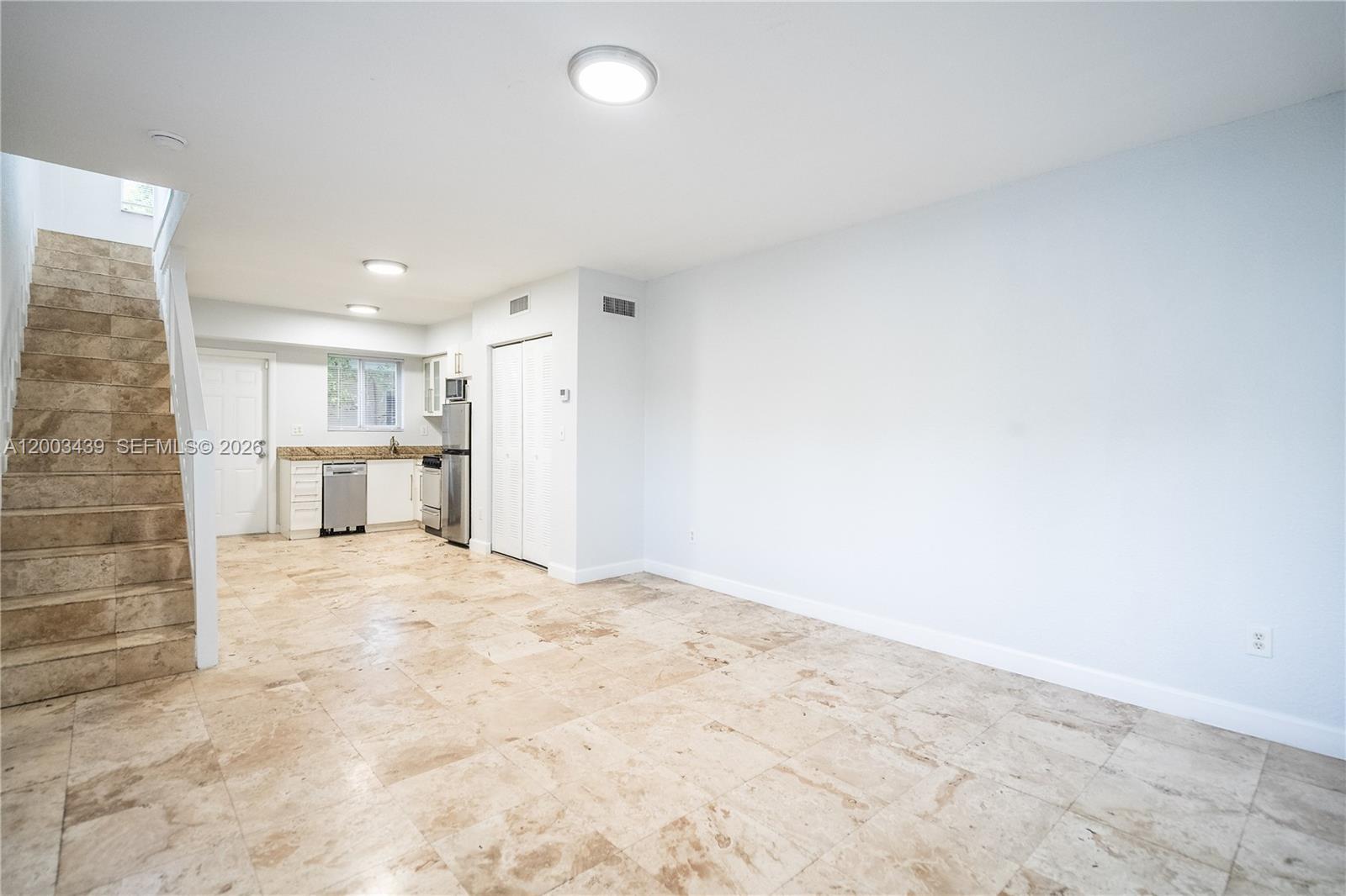 BAYVIEW TOWNHOMES CONDO - Residential Lease