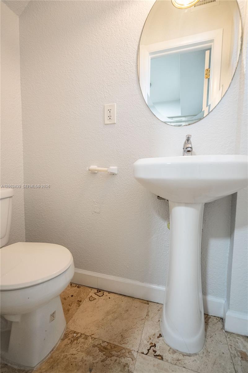 BAYVIEW TOWNHOMES CONDO - Residential Lease