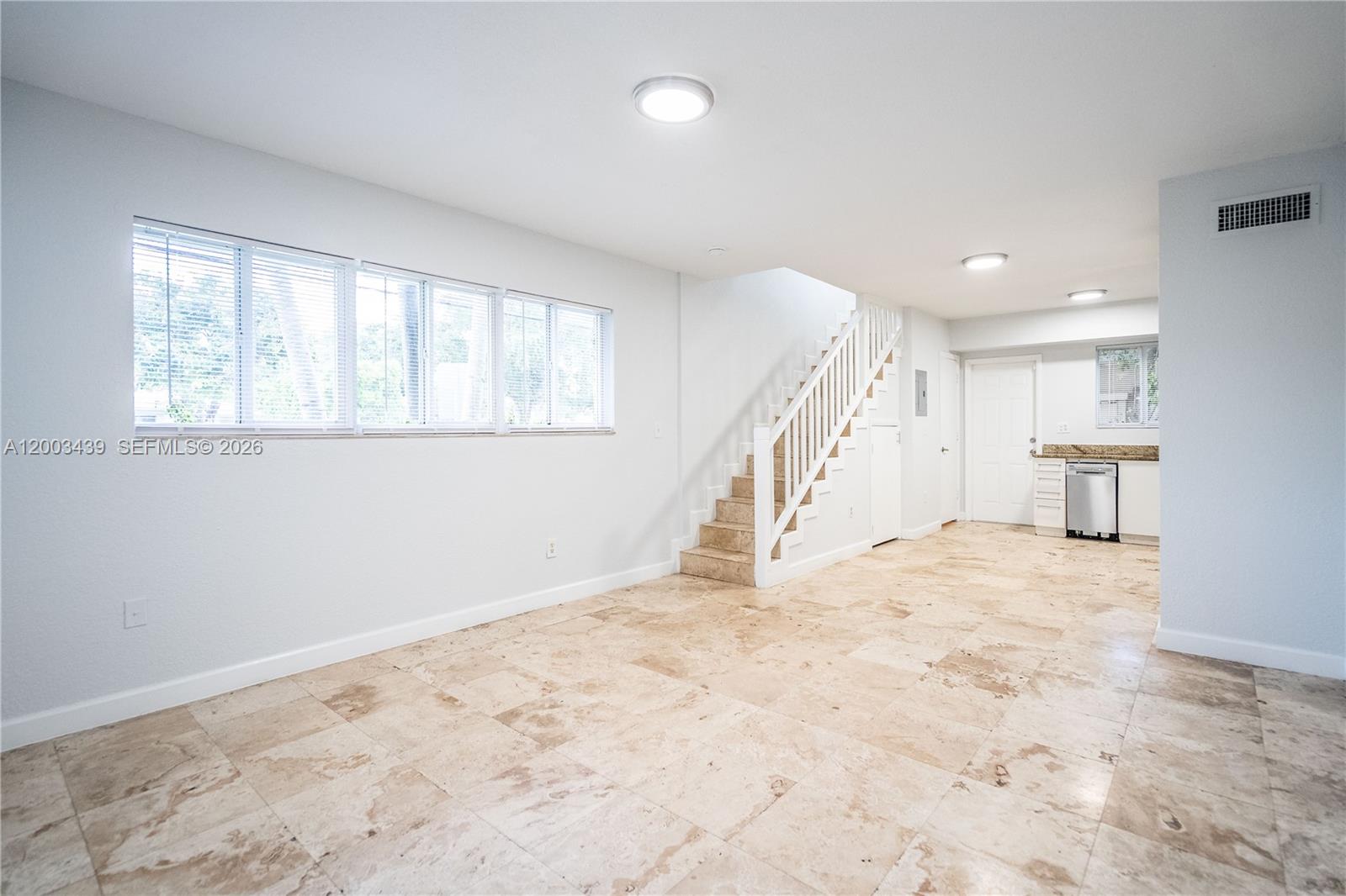 BAYVIEW TOWNHOMES CONDO - Residential Lease